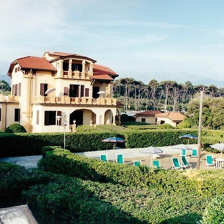 Ostello Apuano Marina Di Carrara Zewnętrze zdjęcie