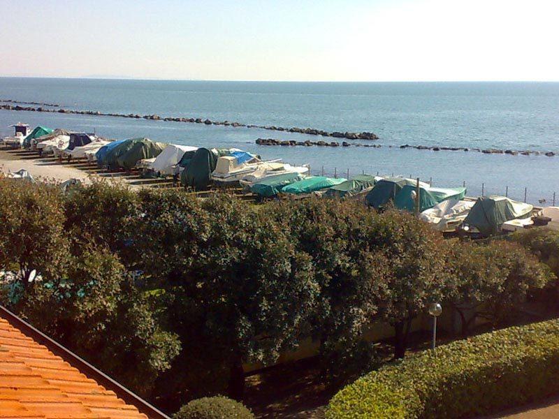 Ostello Apuano Marina Di Carrara Zewnętrze zdjęcie